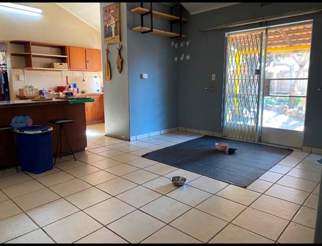 3 BEDROOM HOUSE FOR SALE IN FLORA PARK